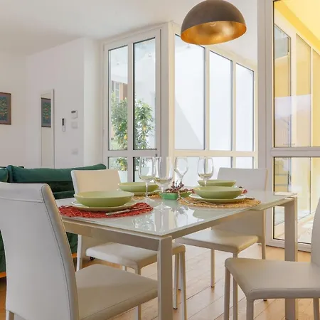 Lakefront Contemporary - By My In * Cadenabbia