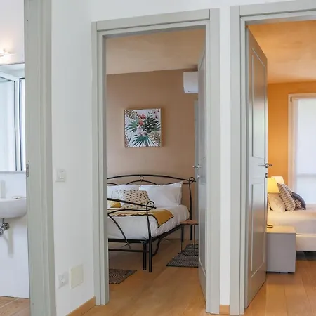 Lakefront Contemporary - By My In *