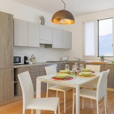 Διαμέρισμα Lakefront Contemporary - By My In *